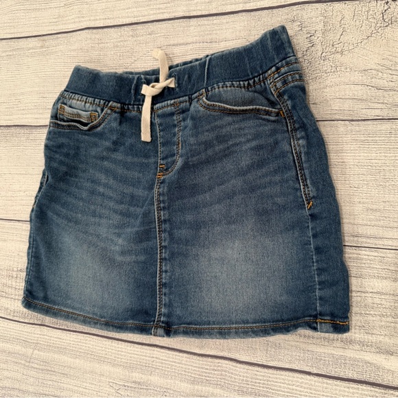 GAP Blue Denim Mini Skirt with Distressed Vintage Look/size S (6-7) - Picture 3 of 6